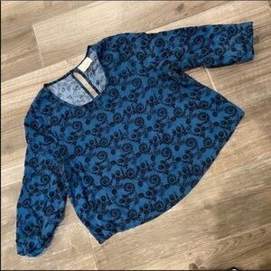 Urban Outfitters Black Blue Floral Flowy T…